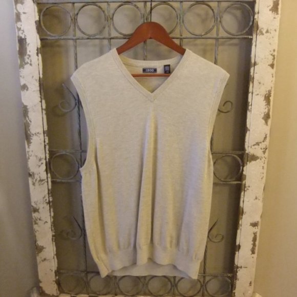 IZOD BEIGE VNECK SWEATER VEST 